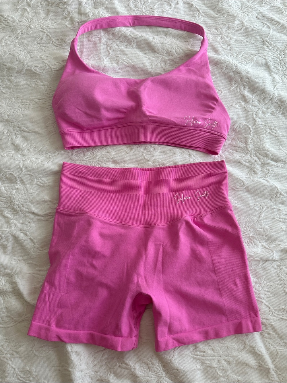Seamless Racerback Sports Bra & High-Rise Biker Short Set — Hot Pink